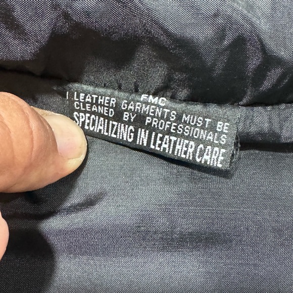 VINTAGE FMC BMW MOTORCYCLE LEATHER VEST WITH‎ COMMEMORATIVE PATCHES & PINS SZ 44 - Picture 11 of 13